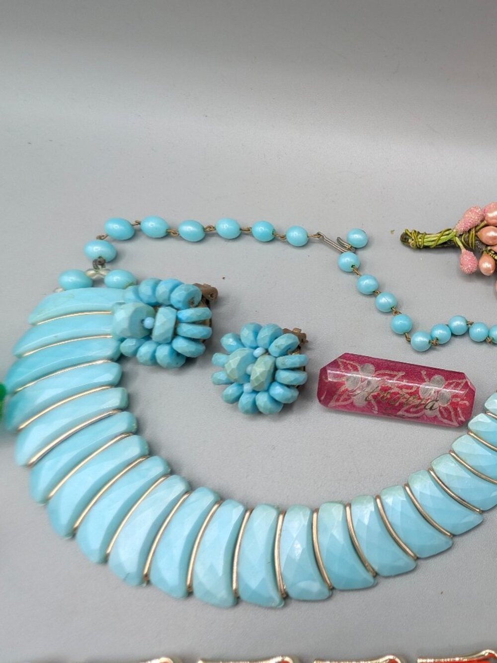 Vintage Early Plastic Jewelry, 12 Pairs Earrings +more - Picture 6 of 14